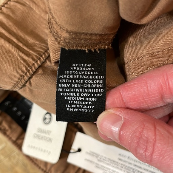 NWT Sanctuary Tencel Joggers in Praline Women's Medium M New Pants Brown Pockets - Picture 15 of 15